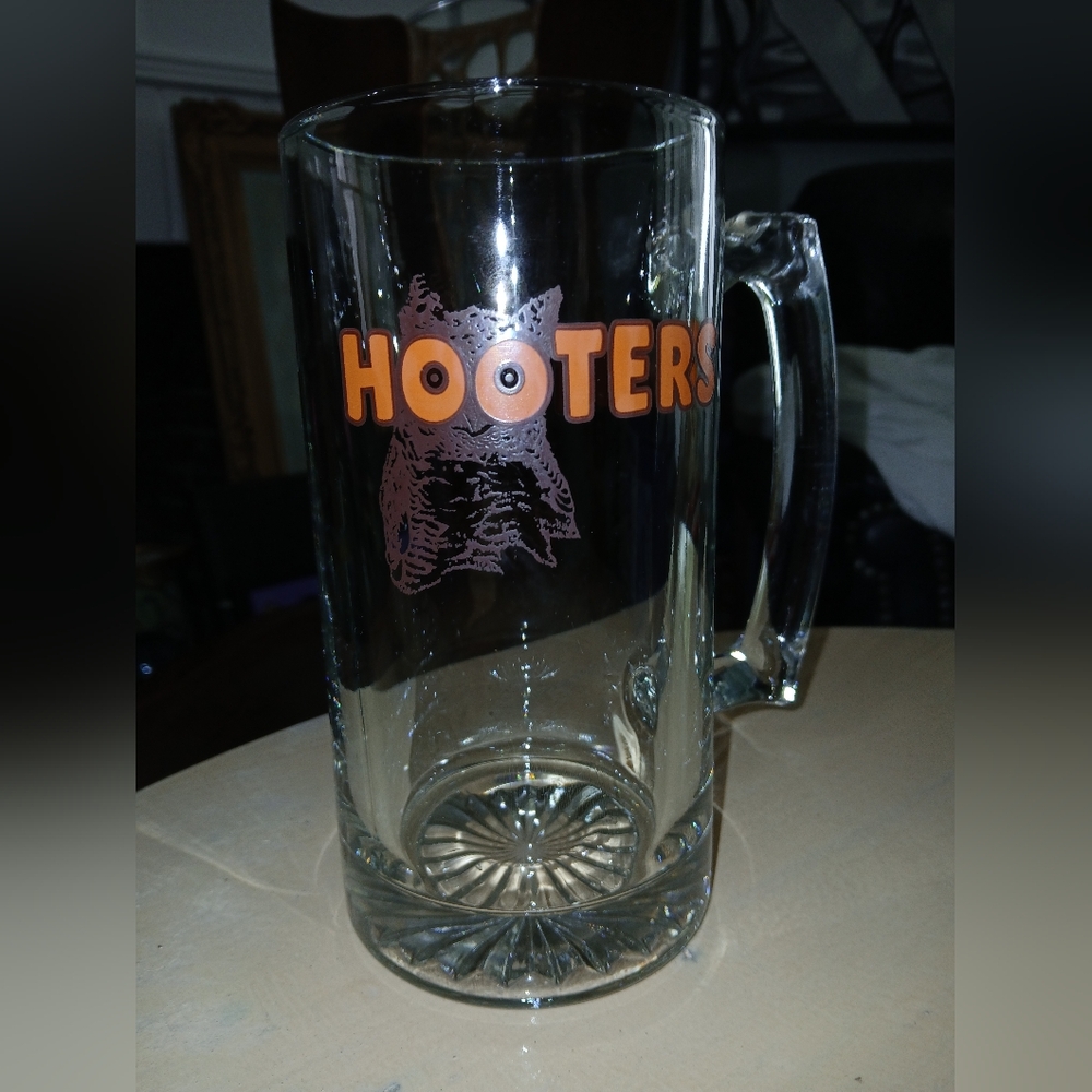 Vintage Hooters Heavy Owl Logo Beer Glass Mug